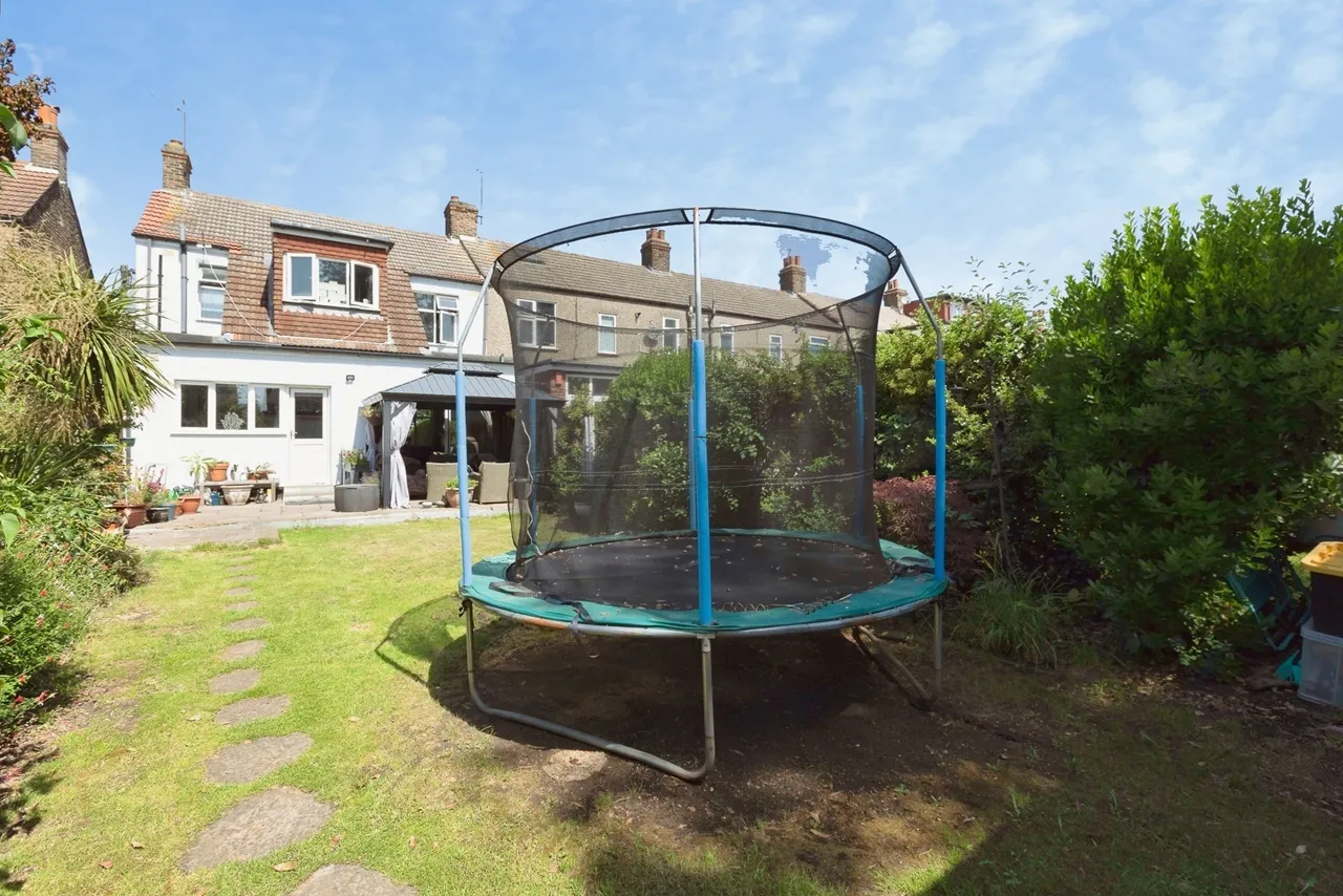 Brantwood Gardens, Ilford, IG4, photo 20