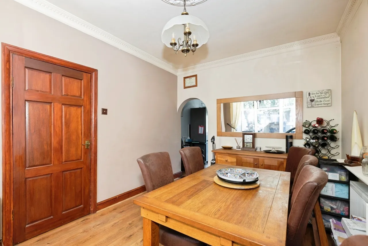 Brantwood Gardens, Ilford, IG4, photo 2