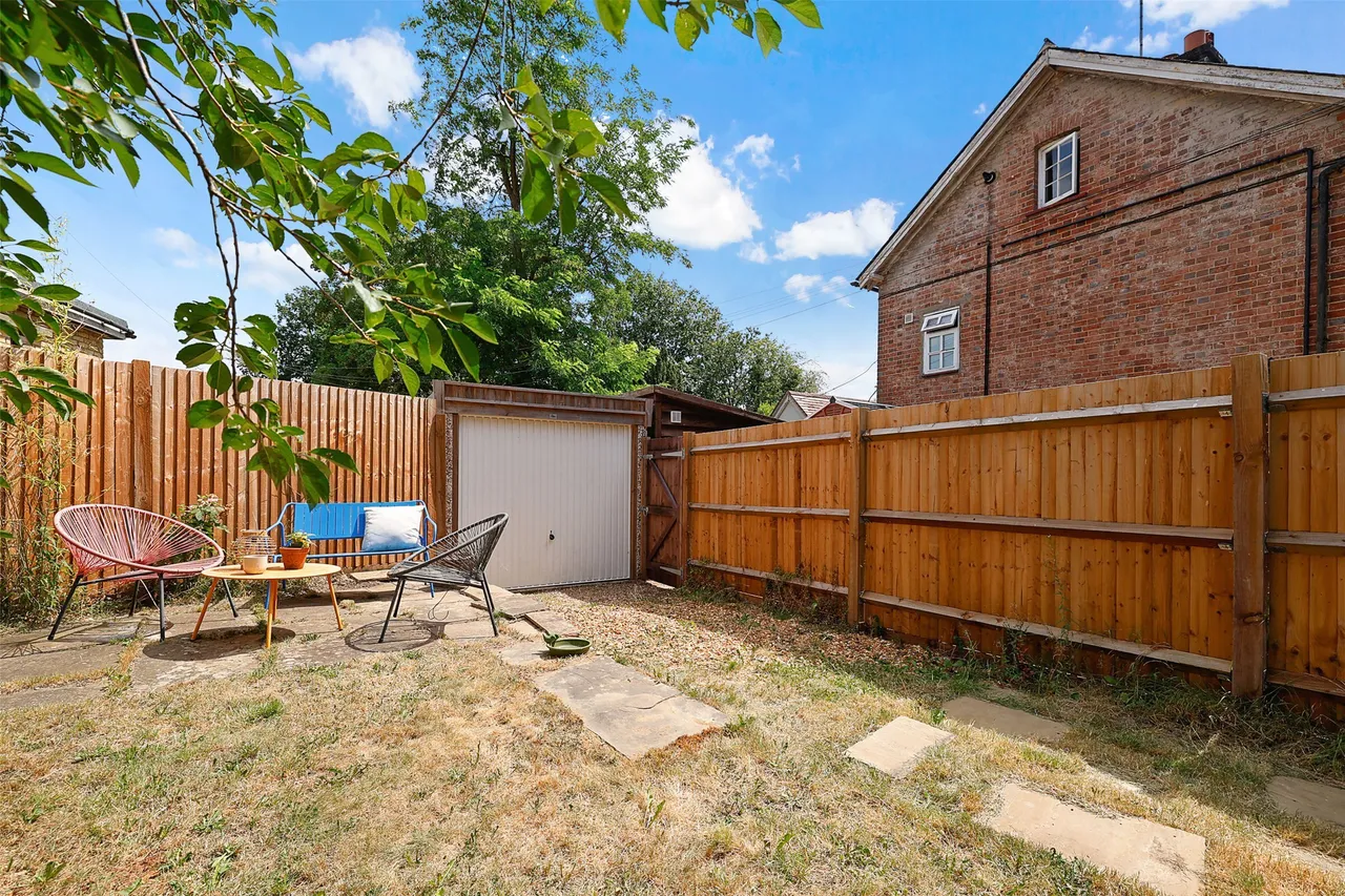 Coles Lane, Capel, RH5, photo 9