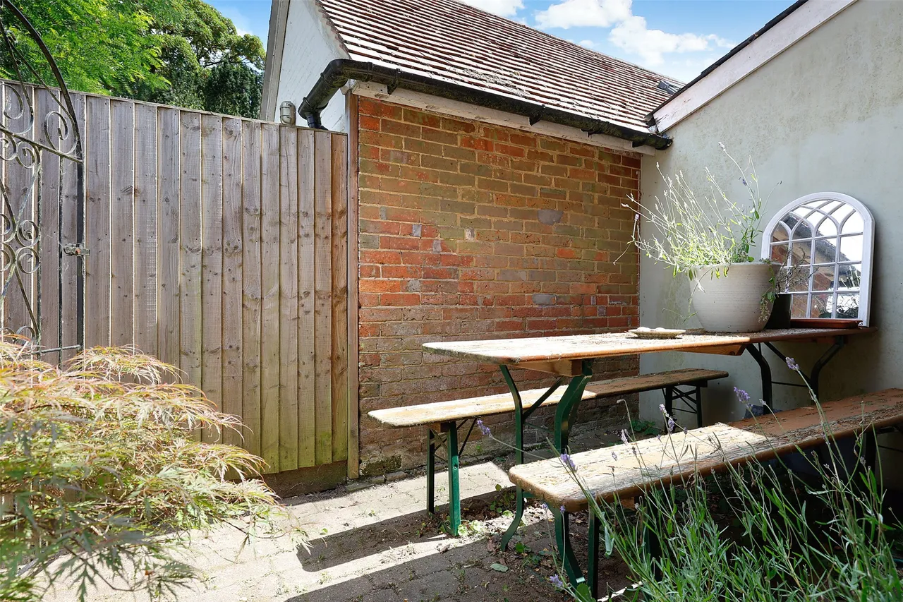 Coles Lane, Capel, RH5, photo 4