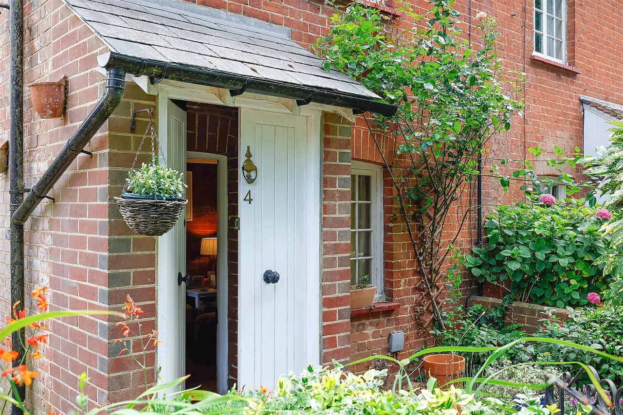 Coles Lane, Capel, RH5, photo 10