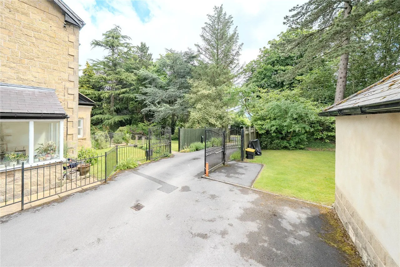 Old Park Road, Roundhay, LS8, photo 20