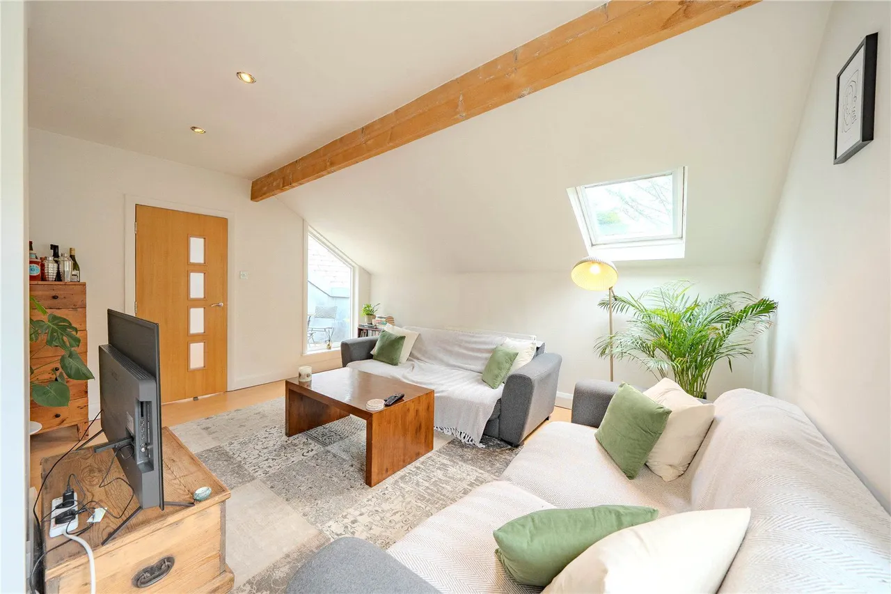 2 bed flat for sale, Old Park Road, Roundhay, LS8