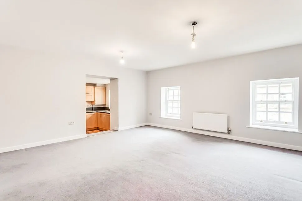 3 bed flat to rent — Chaloner Grove, Wakefield, West Yorkshire, WF1