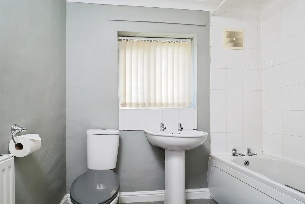 Thistledown Road, Clifton, Nottingham, NG11, photo 16