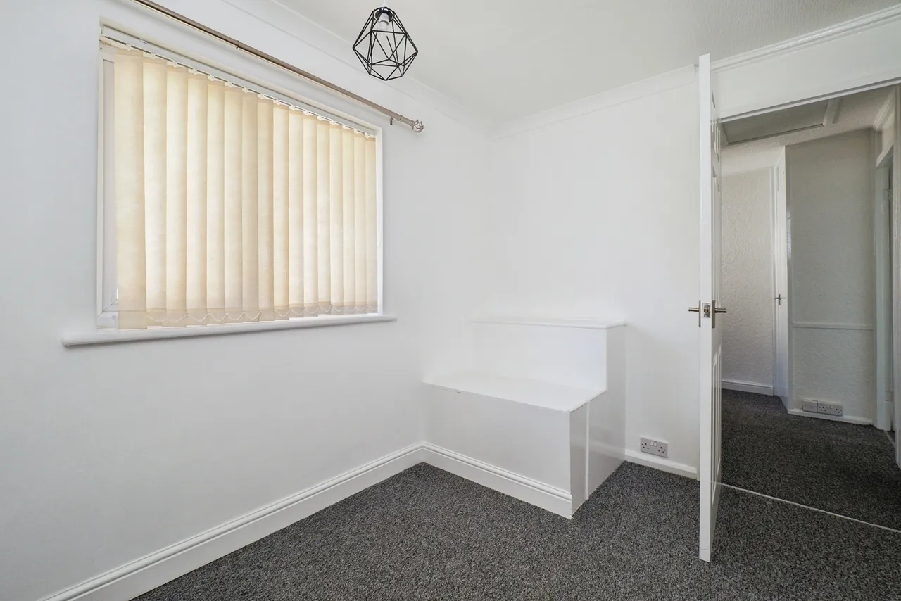 Thistledown Road, Clifton, Nottingham, NG11, photo 13