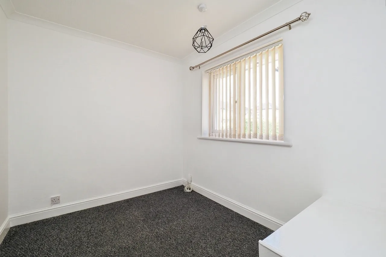 Thistledown Road, Clifton, Nottingham, NG11, photo 14