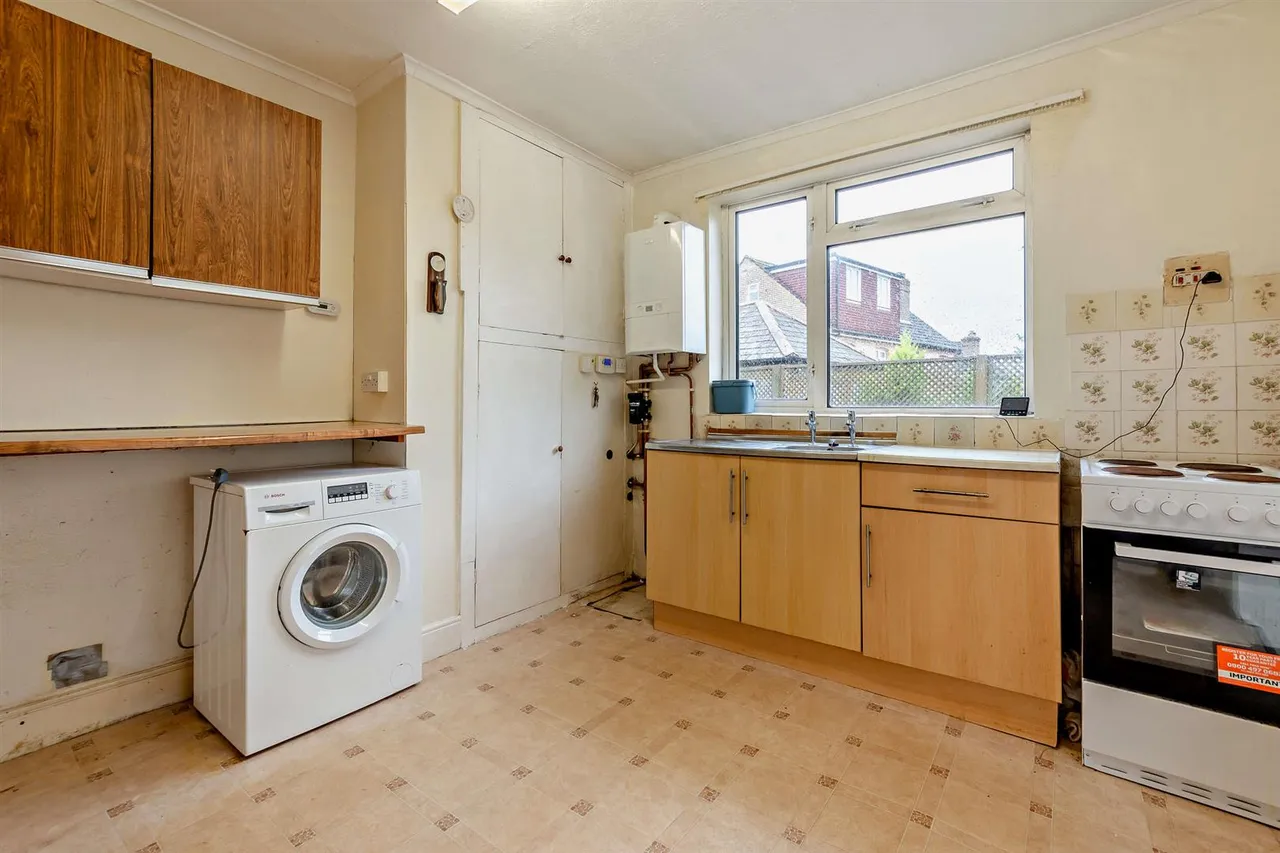 Sutton Road, Maidstone, photo 6