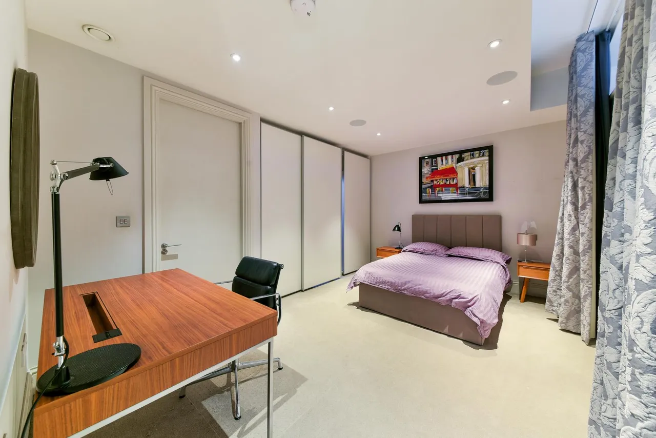 Leman Street, E1, photo 12