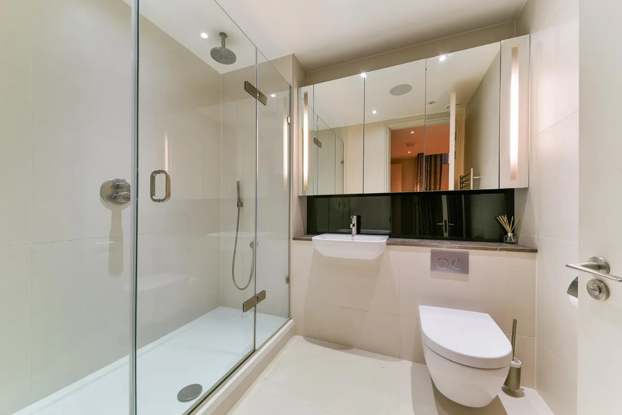 Leman Street, E1, photo 15