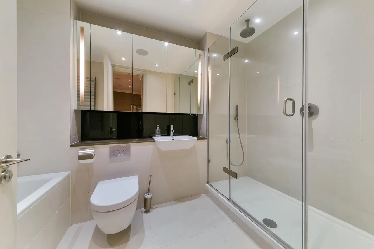 Leman Street, E1, photo 9