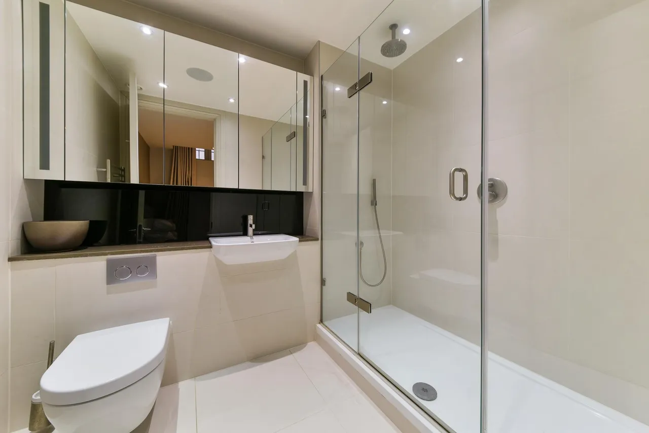 Leman Street, E1, photo 13