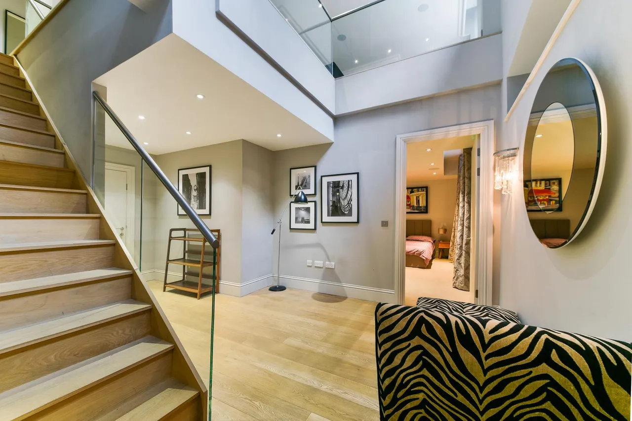 Leman Street, E1, photo 10