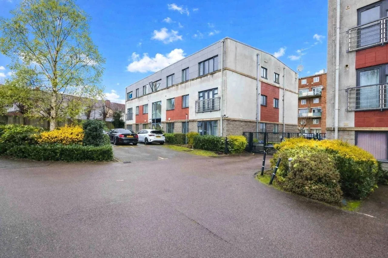 2 bed flat for sale, Holly Lane, Smethwick, B66