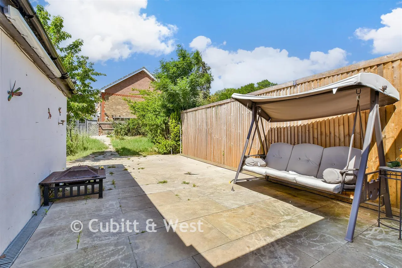 Elmwood Close, Wallington, SM6, photo 13