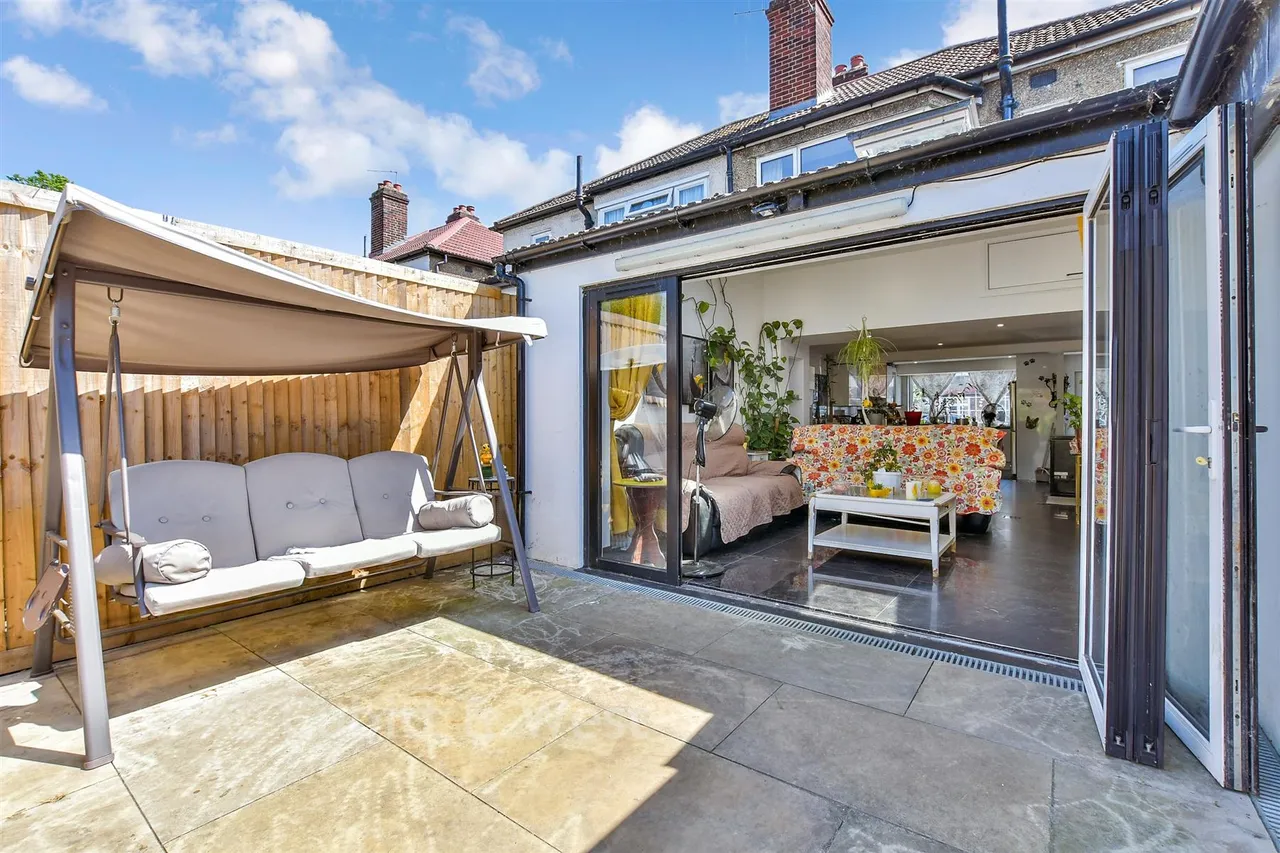 Elmwood Close, Wallington, SM6, photo 14