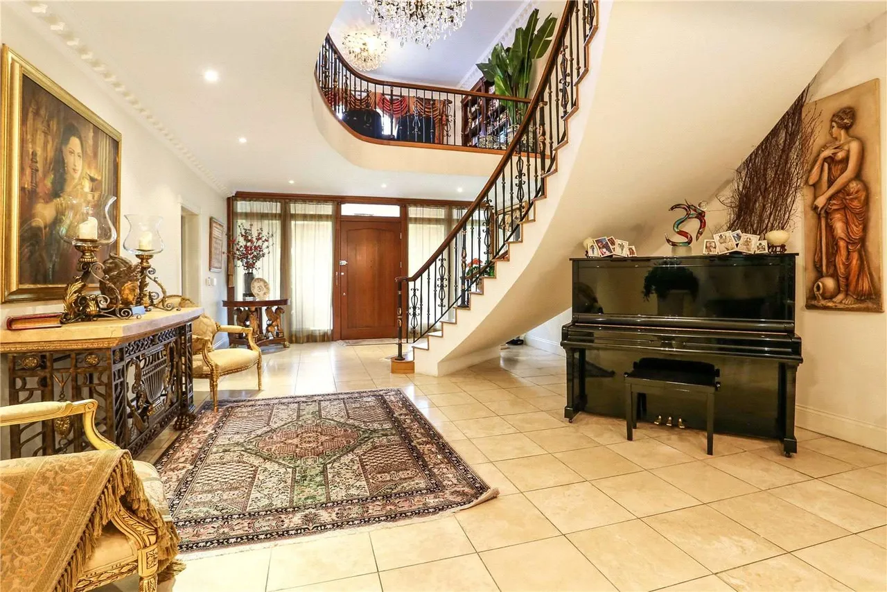 Copse Close, Northwood, Middlesex, HA6 2XG, photo 3
