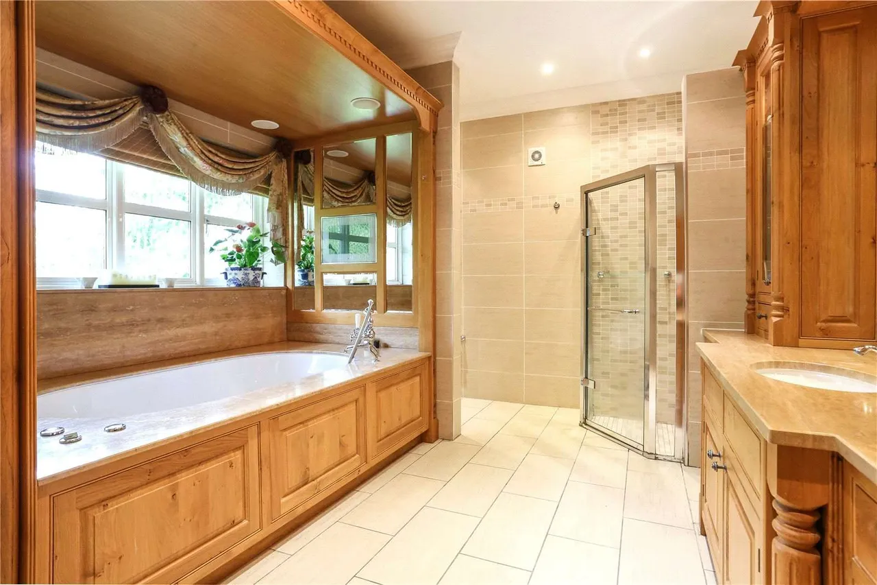 Copse Close, Northwood, Middlesex, HA6 2XG, photo 12