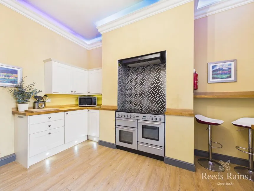 Albemarle Crescent, Scarborough, YO11, photo 6