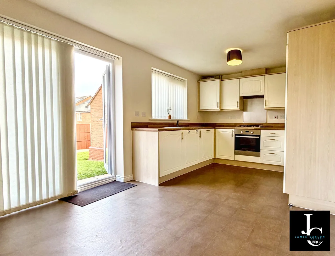St. Georges Avenue, St. Georges, TF2, photo 2