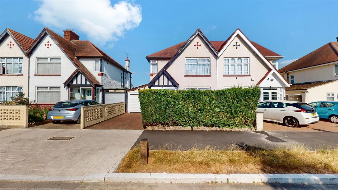 3 bed house for sale, Holland Road, Wembley, HA0