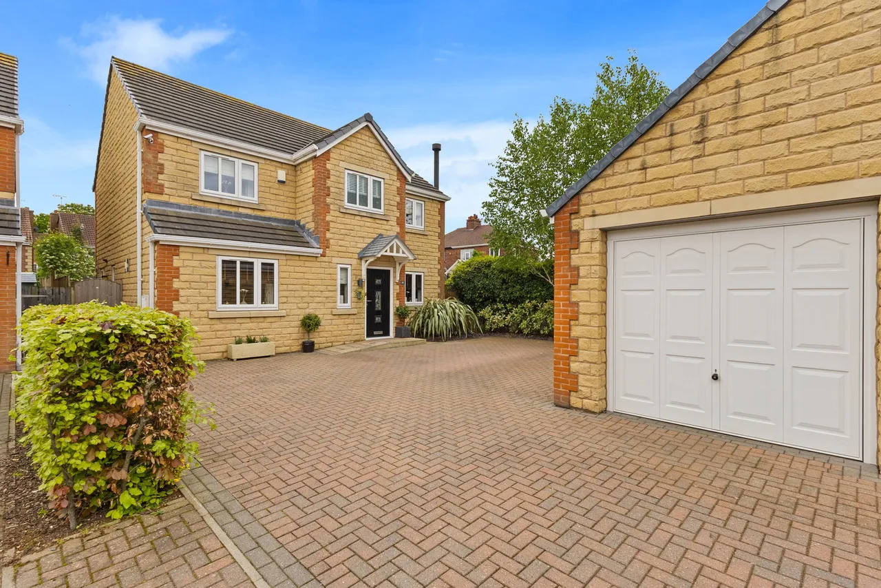 4 bed house for sale — The Chestnuts, Pontefract