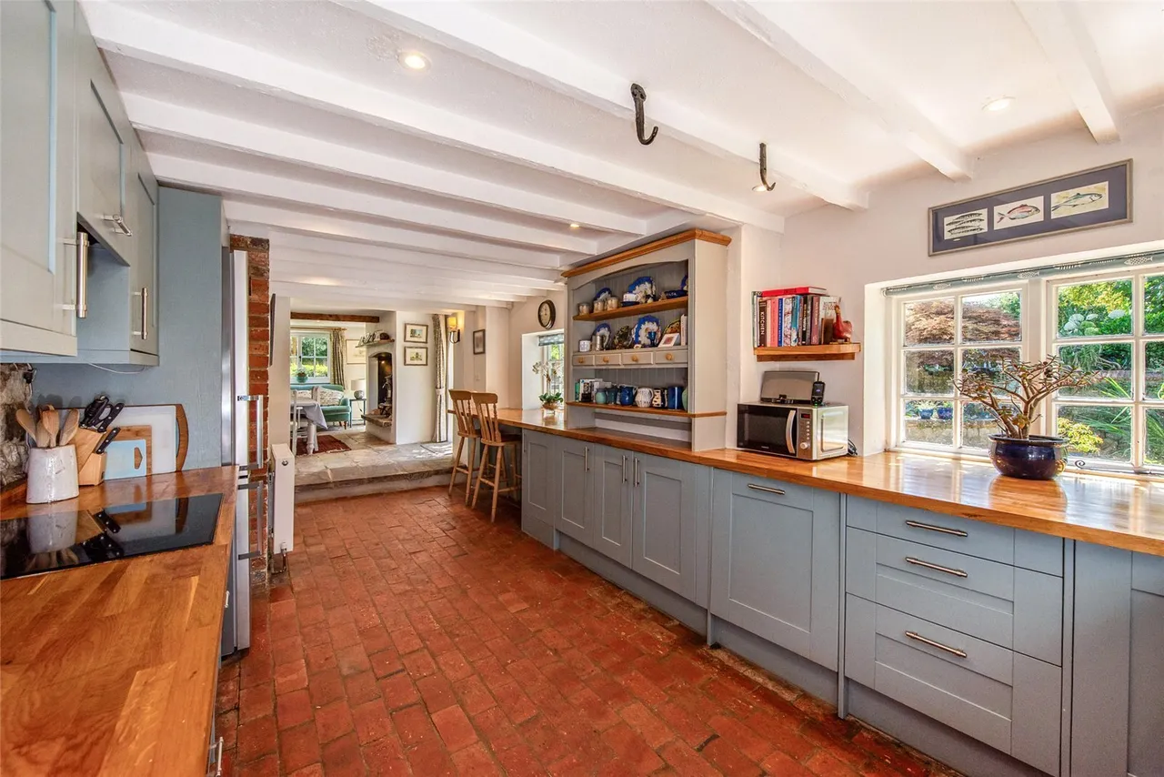 East Street, Amberley, BN18, photo 5