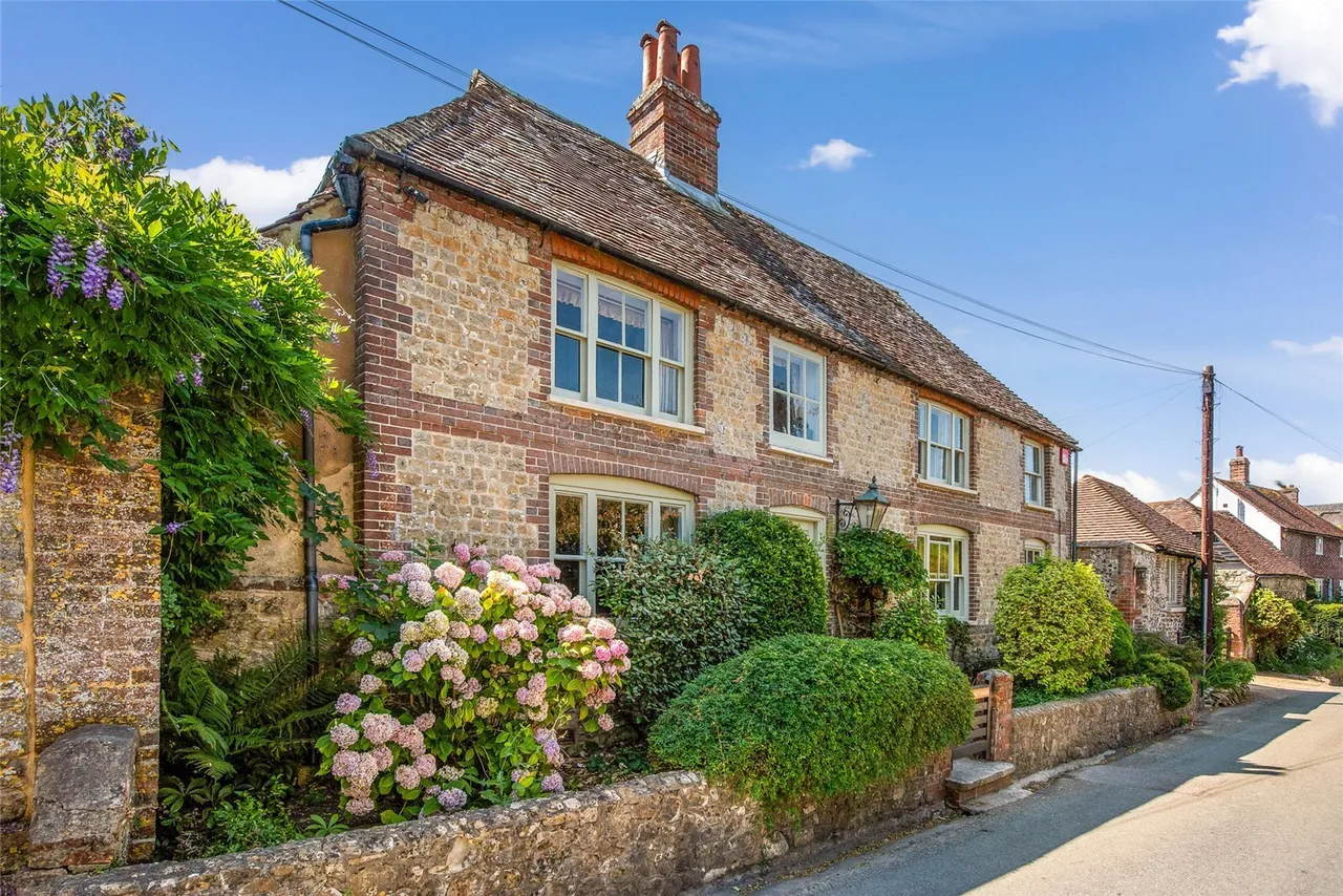 East Street, Amberley, BN18, photo 2
