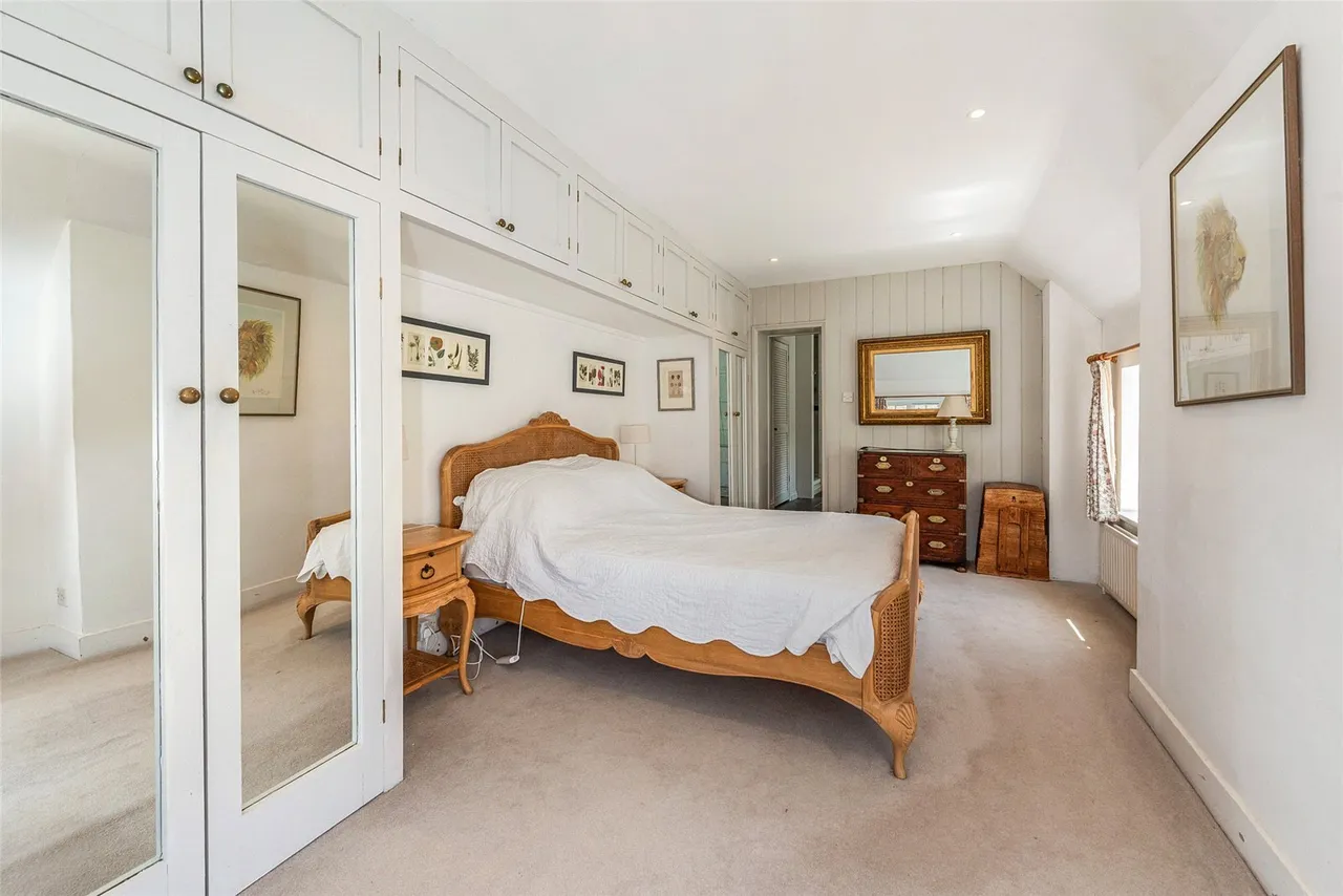East Street, Amberley, BN18, photo 13