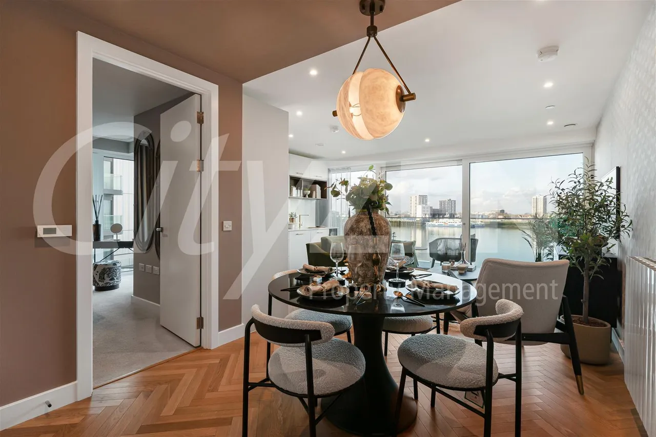 2 bed flat to rent, Brigadier Walk, London, SE18