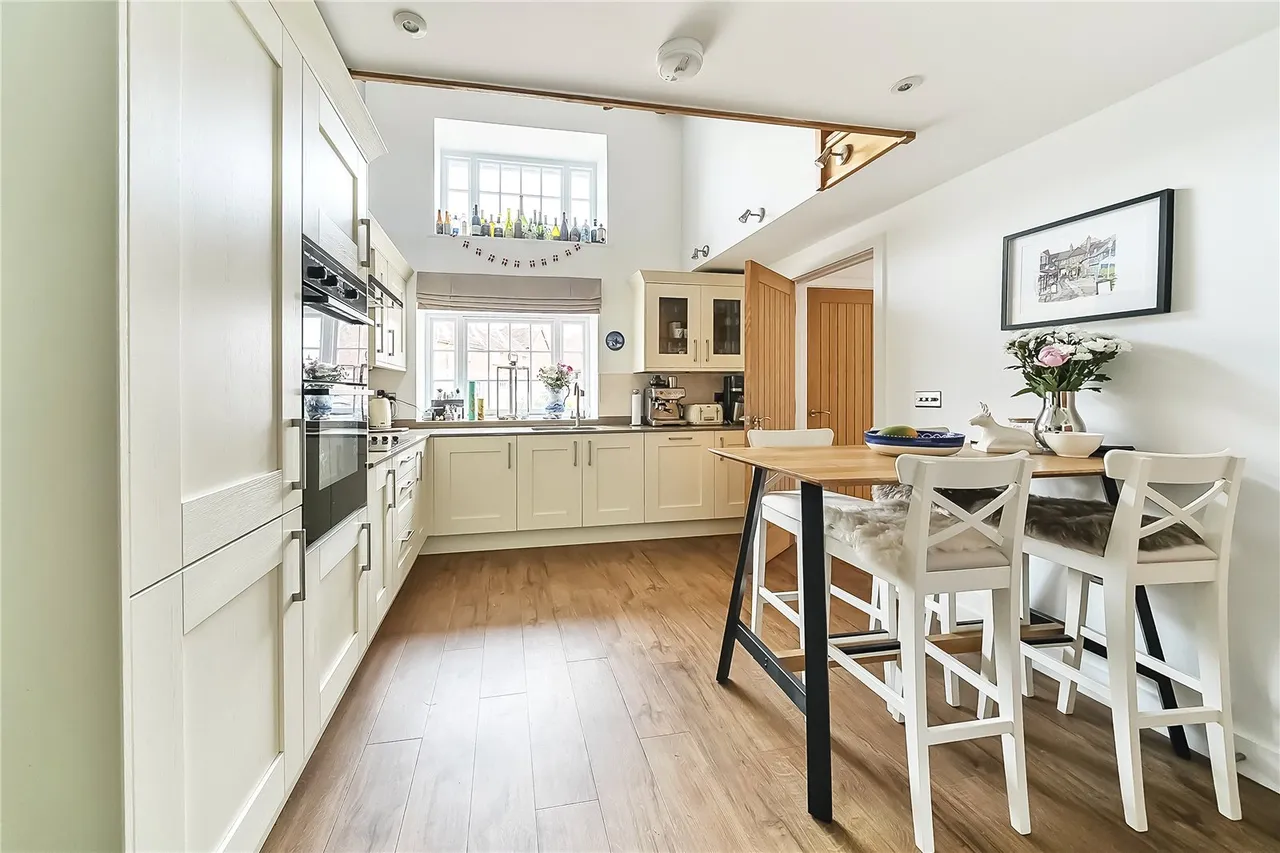 Ryebridge Lane, Upper Froyle, GU34, photo 3