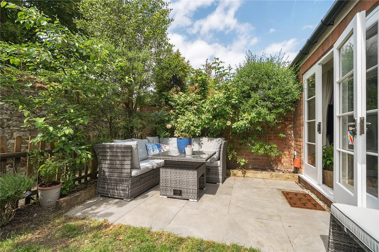 Ryebridge Lane, Upper Froyle, GU34, photo 15