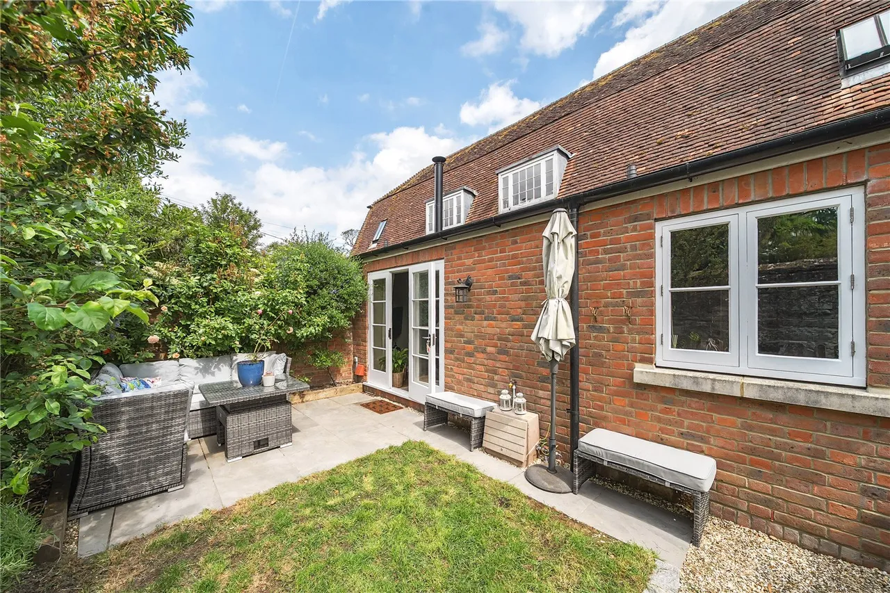 Ryebridge Lane, Upper Froyle, GU34, photo 13