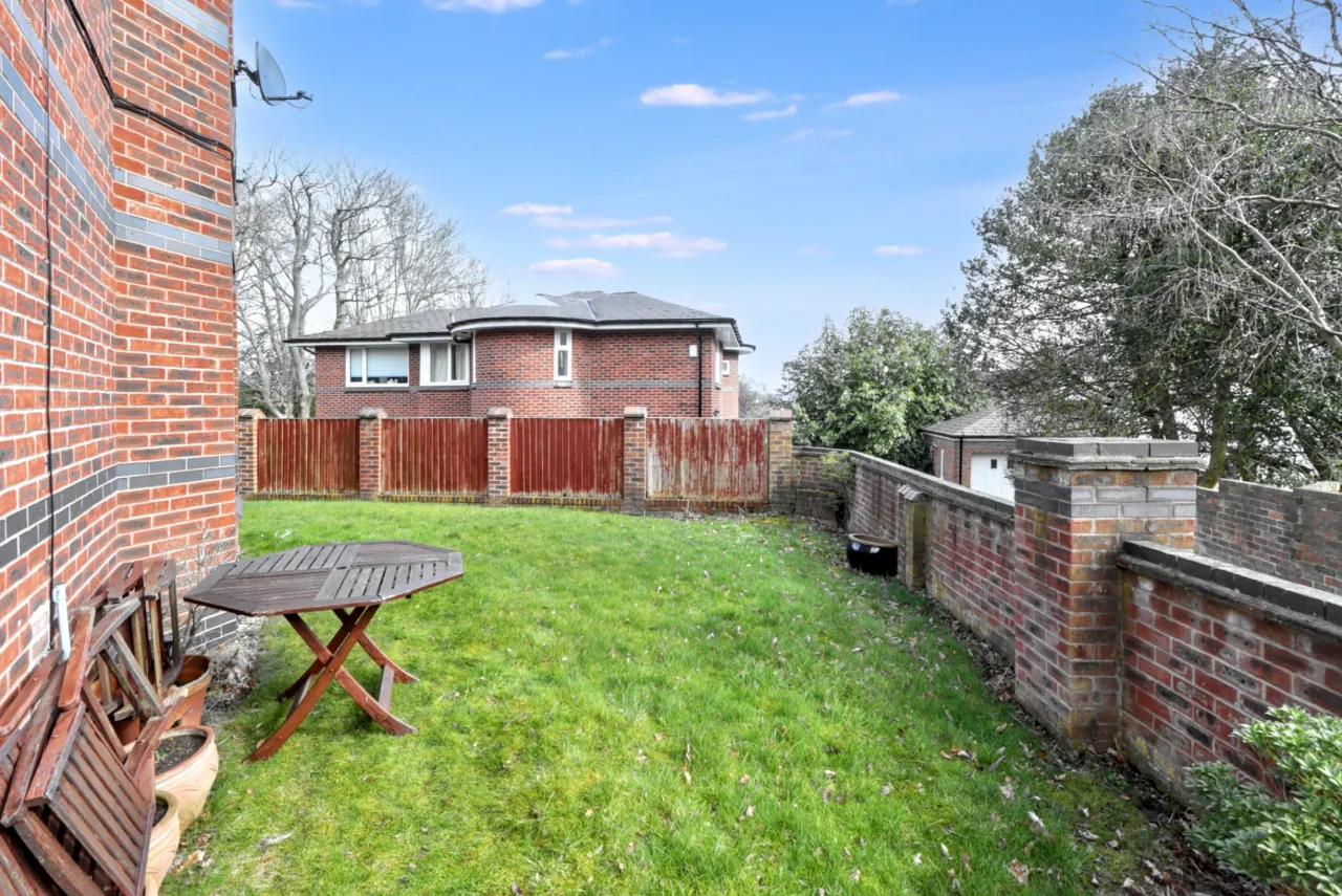 Etruria Road, Newcastle, photo 39
