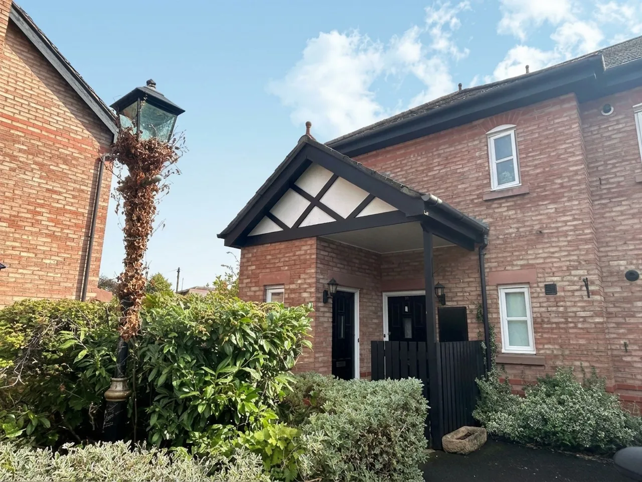 2 bed flat for sale, Cranford Square, Knutsford