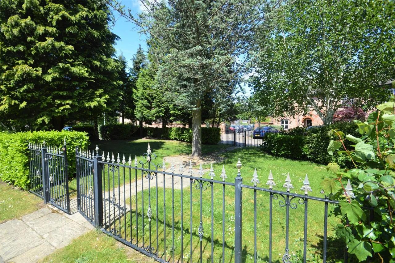 Cranford Square, Knutsford, photo 11