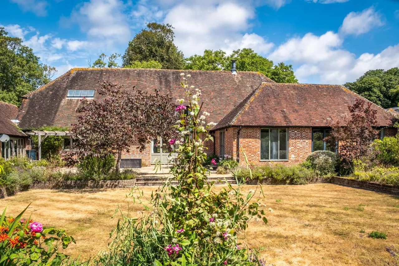 Downs Road, West Stoke, PO18, photo 5