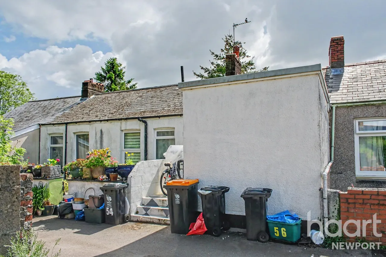 Upper Power Street, NP20, photo 30
