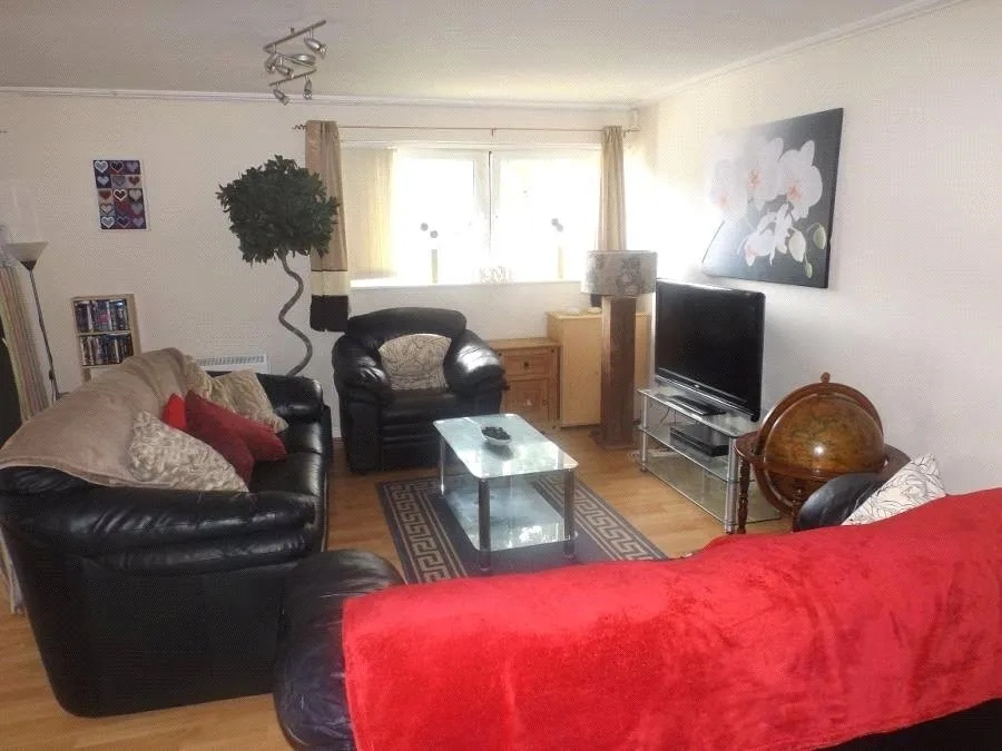 2 bed flat for sale — Judkin Court, Heol Tredwen, Cardiff, CF10