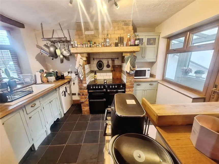 Castle Road, Hartshill, Warwickshire, CV10, photo 4