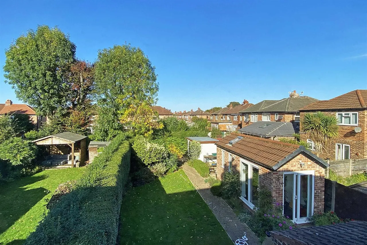 Gerrard Avenue, Timperley, Cheshire WA15 6HS, photo 23