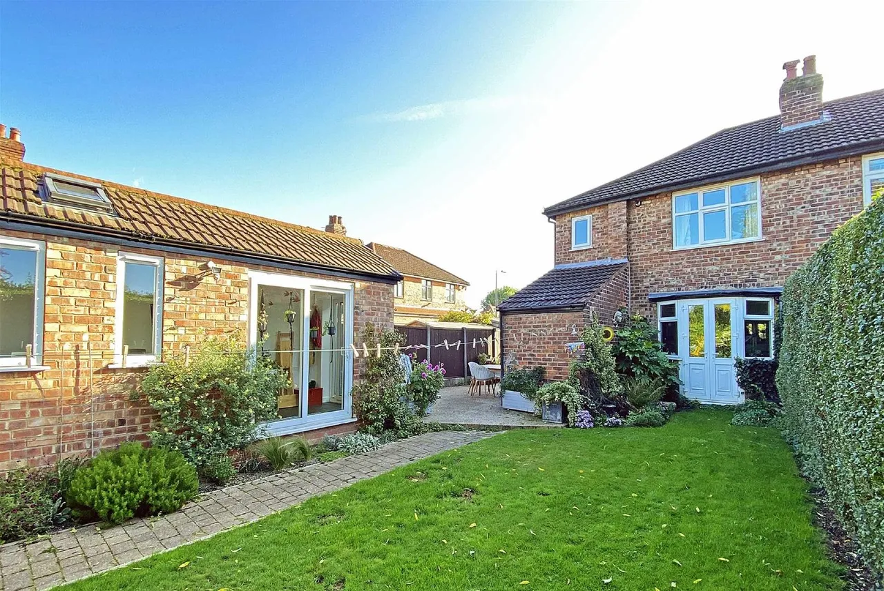 Gerrard Avenue, Timperley, Cheshire WA15 6HS, photo 13