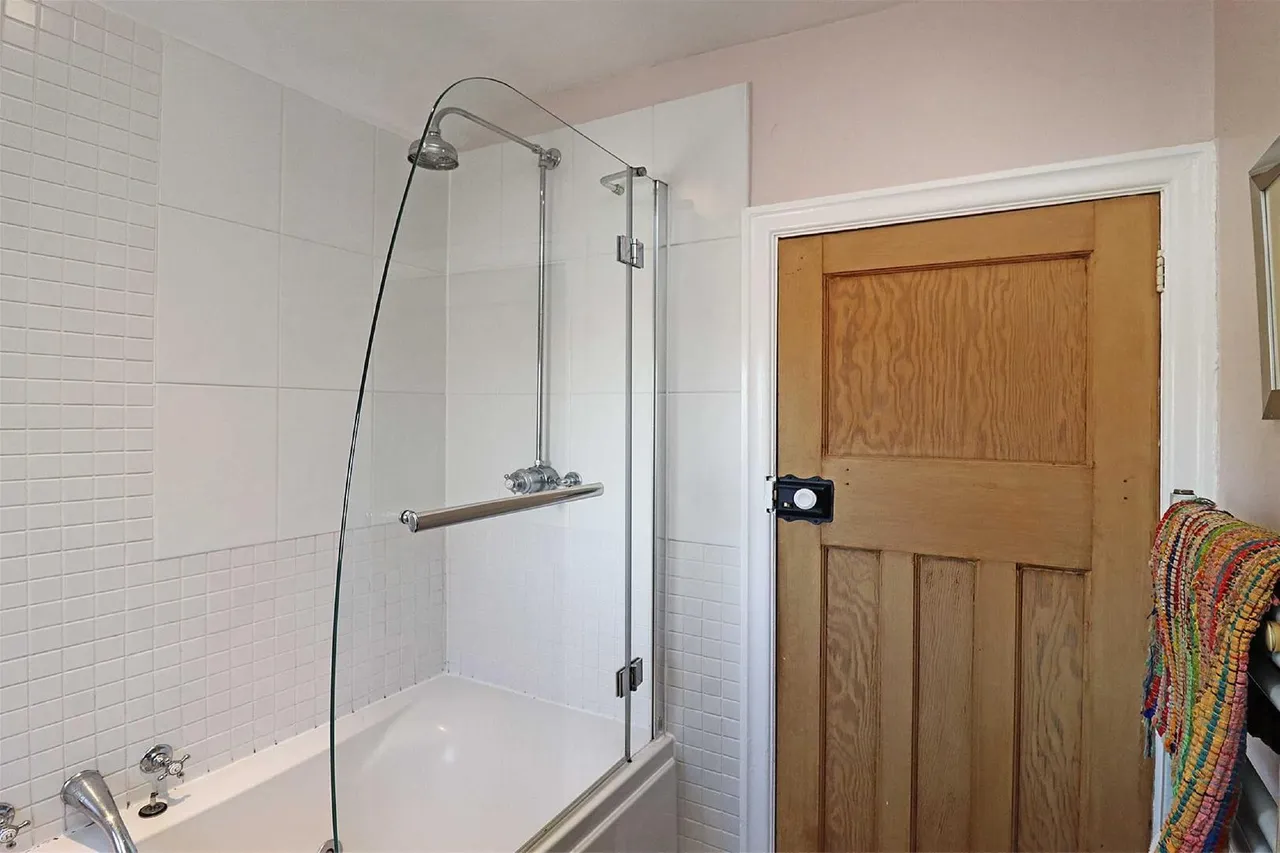 Gerrard Avenue, Timperley, Cheshire WA15 6HS, photo 22
