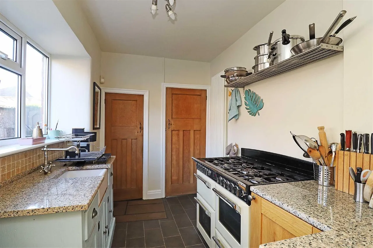 Gerrard Avenue, Timperley, Cheshire WA15 6HS, photo 6