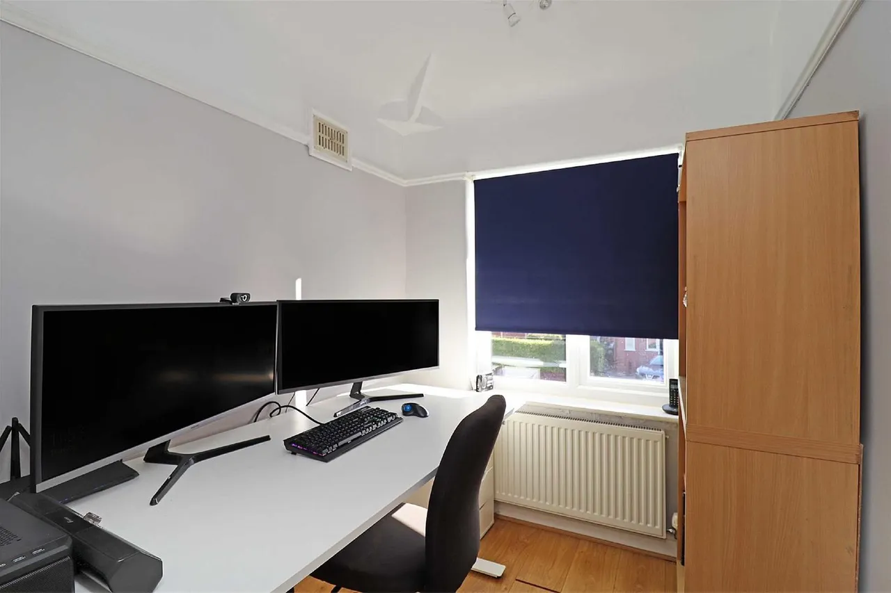 Gerrard Avenue, Timperley, Cheshire WA15 6HS, photo 9