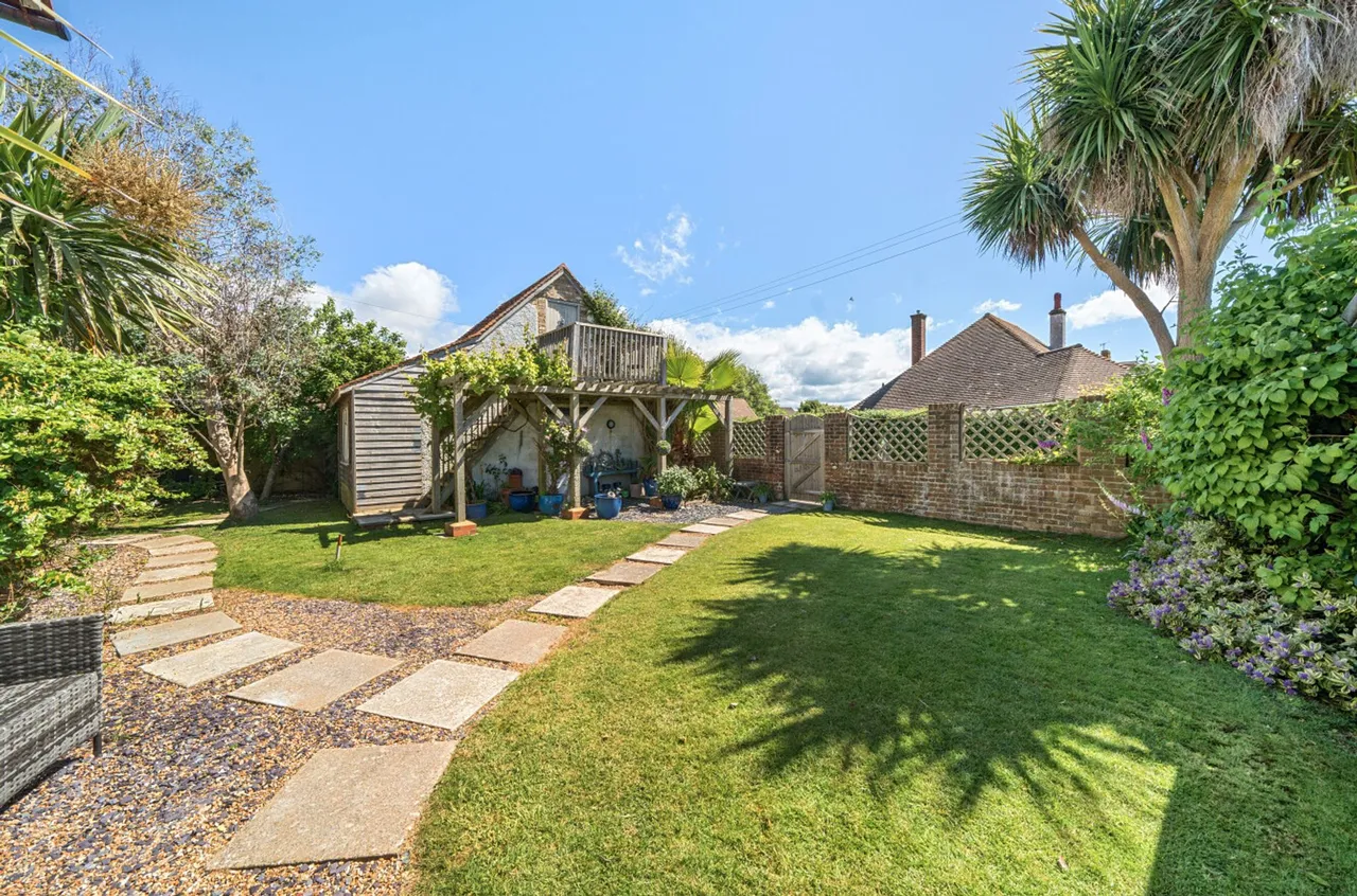 Beach Gardens, Selsey, PO20, photo 18