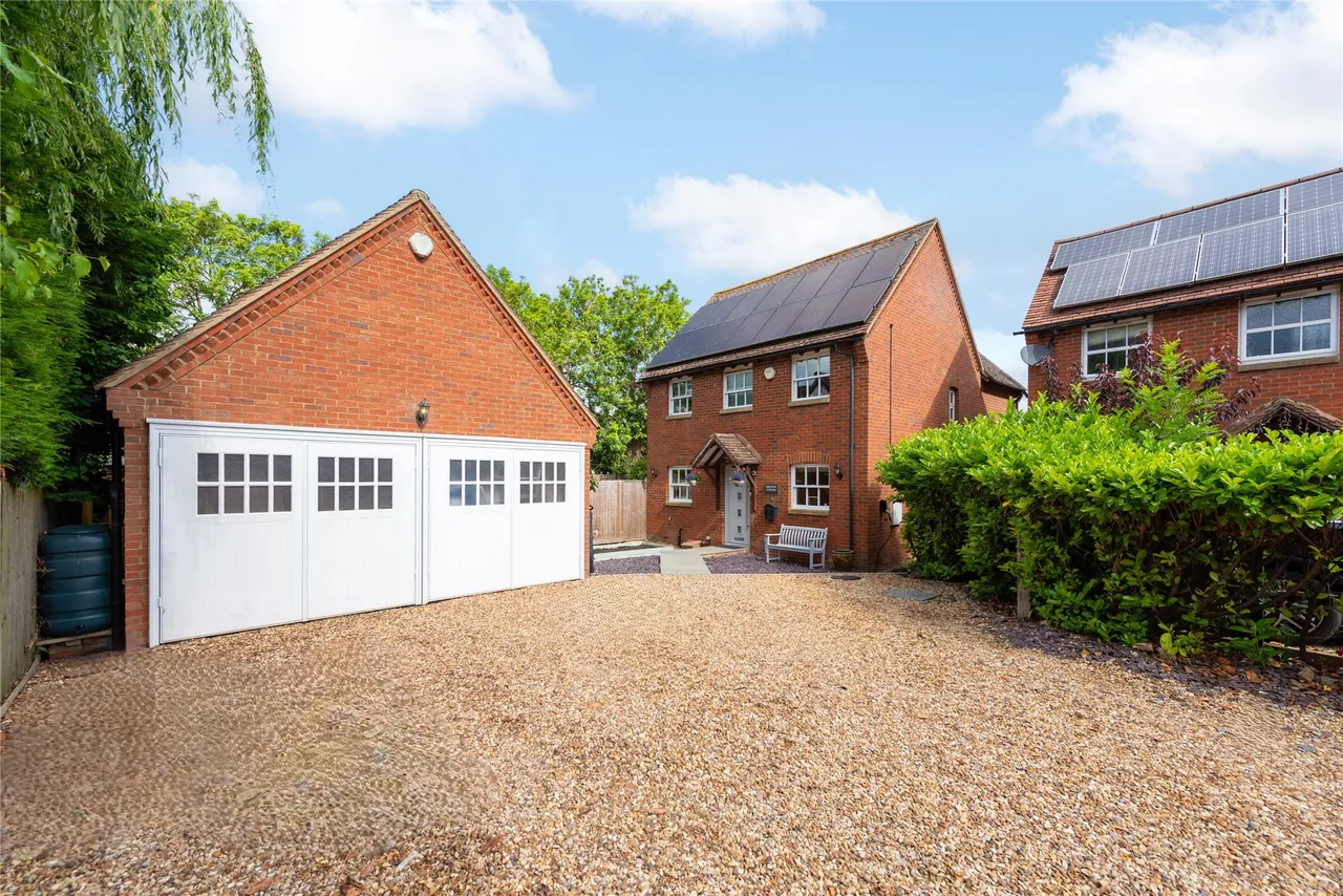 4 bed flat for sale, Nans Garden, Newton Longville, MK17