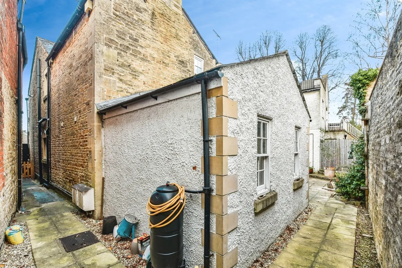 St. Mary Street, Chippenham, photo 10