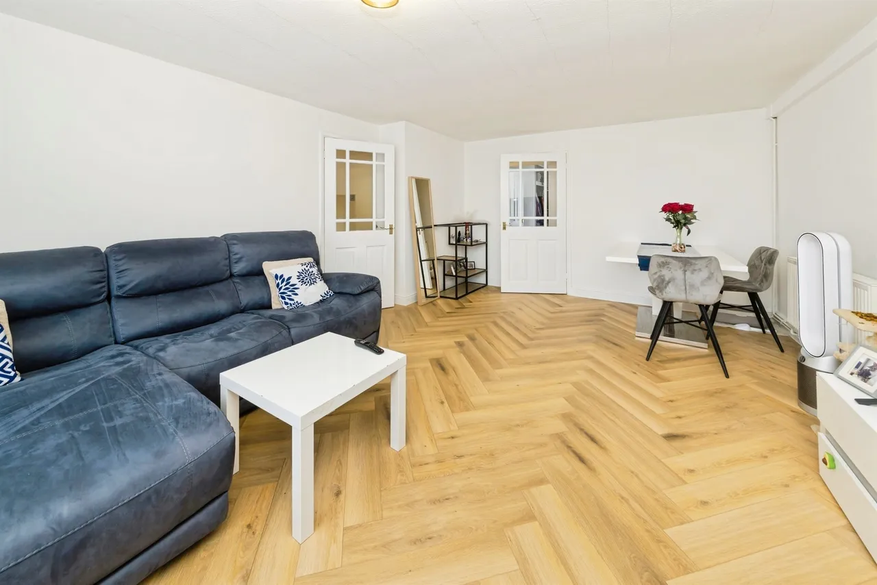 Churchill Road, Smallfield, Horley, photo 4