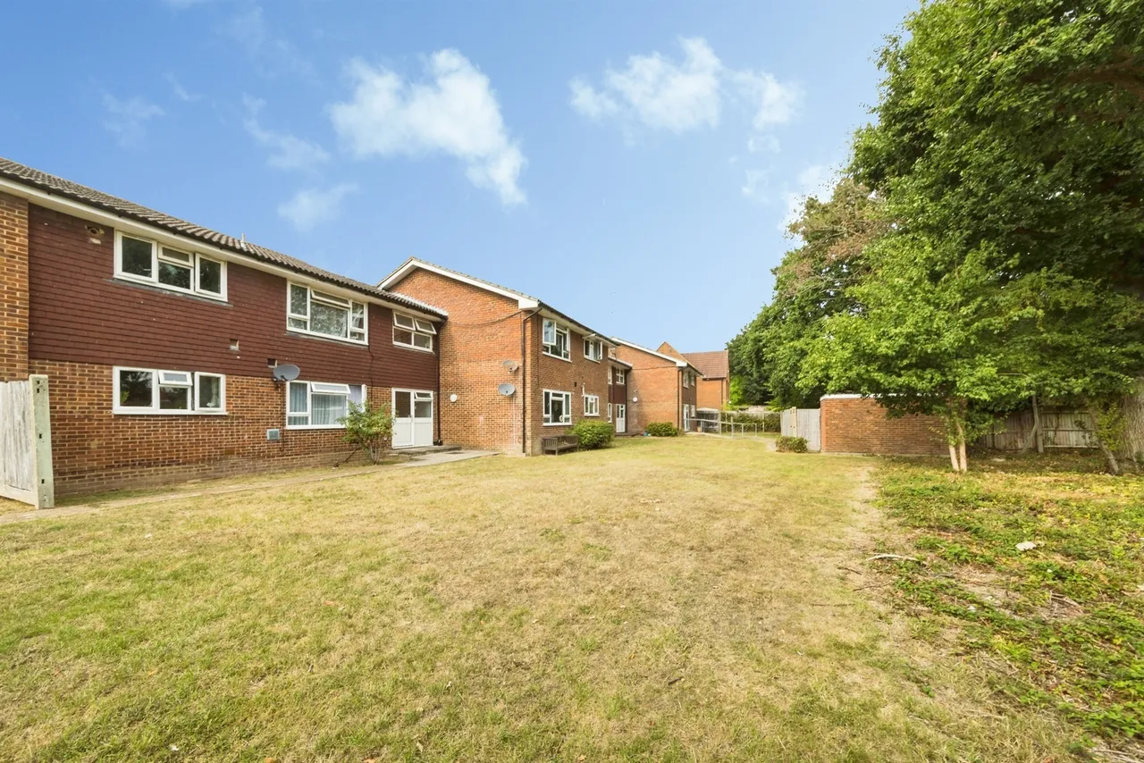 Churchill Road, Smallfield, Horley, photo 8